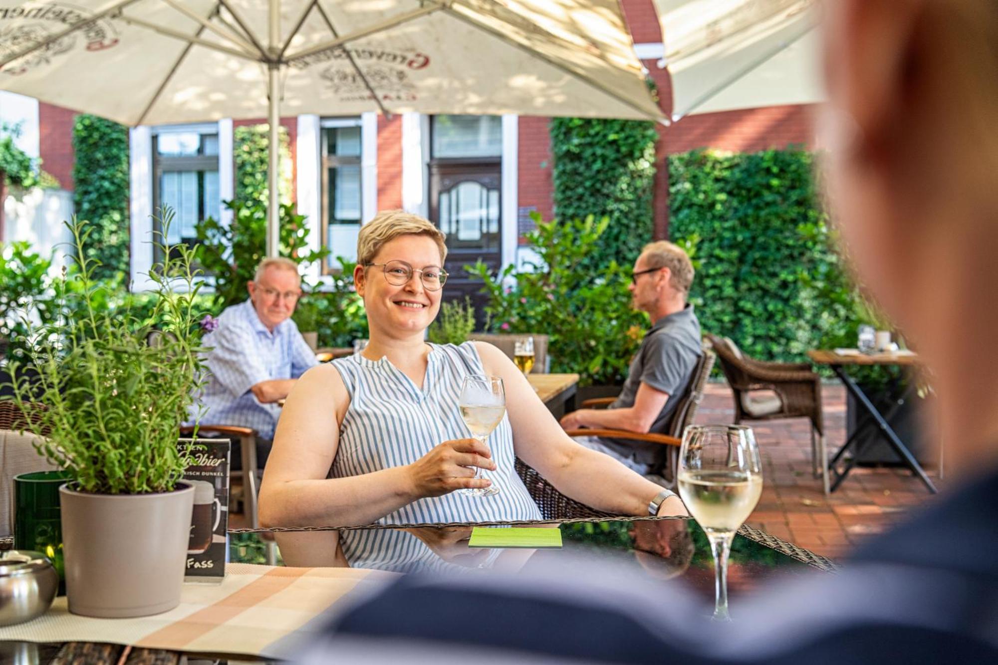 Hotel Restaurant "Zur Post" Holdorf Exterior photo